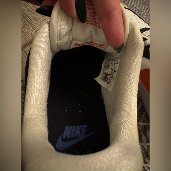 Nike Air Force 1 Low
Satin - Picture 8 of 9